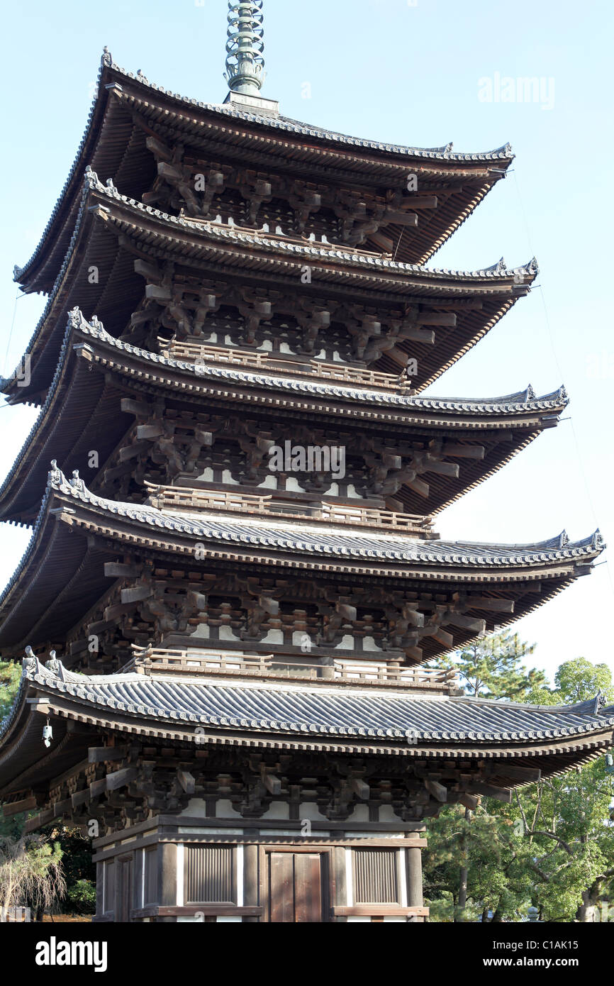 Cinque piani pagoda appartenenti al Kofuku Ji, Nara, Honshu, Giappone. Foto Stock