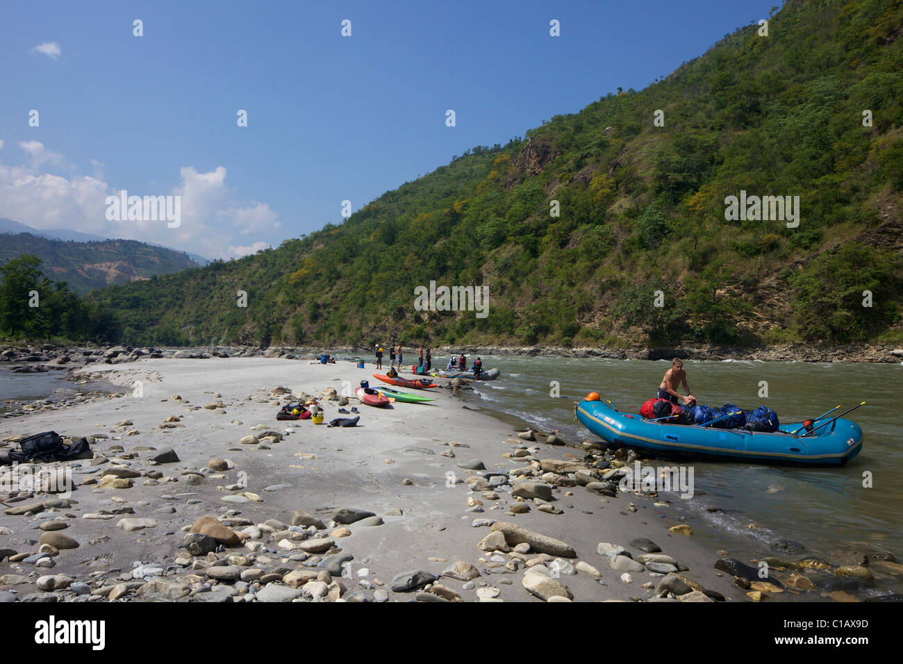 White water rafting trip su Sun Kosi river, Nepal, Asia Foto Stock