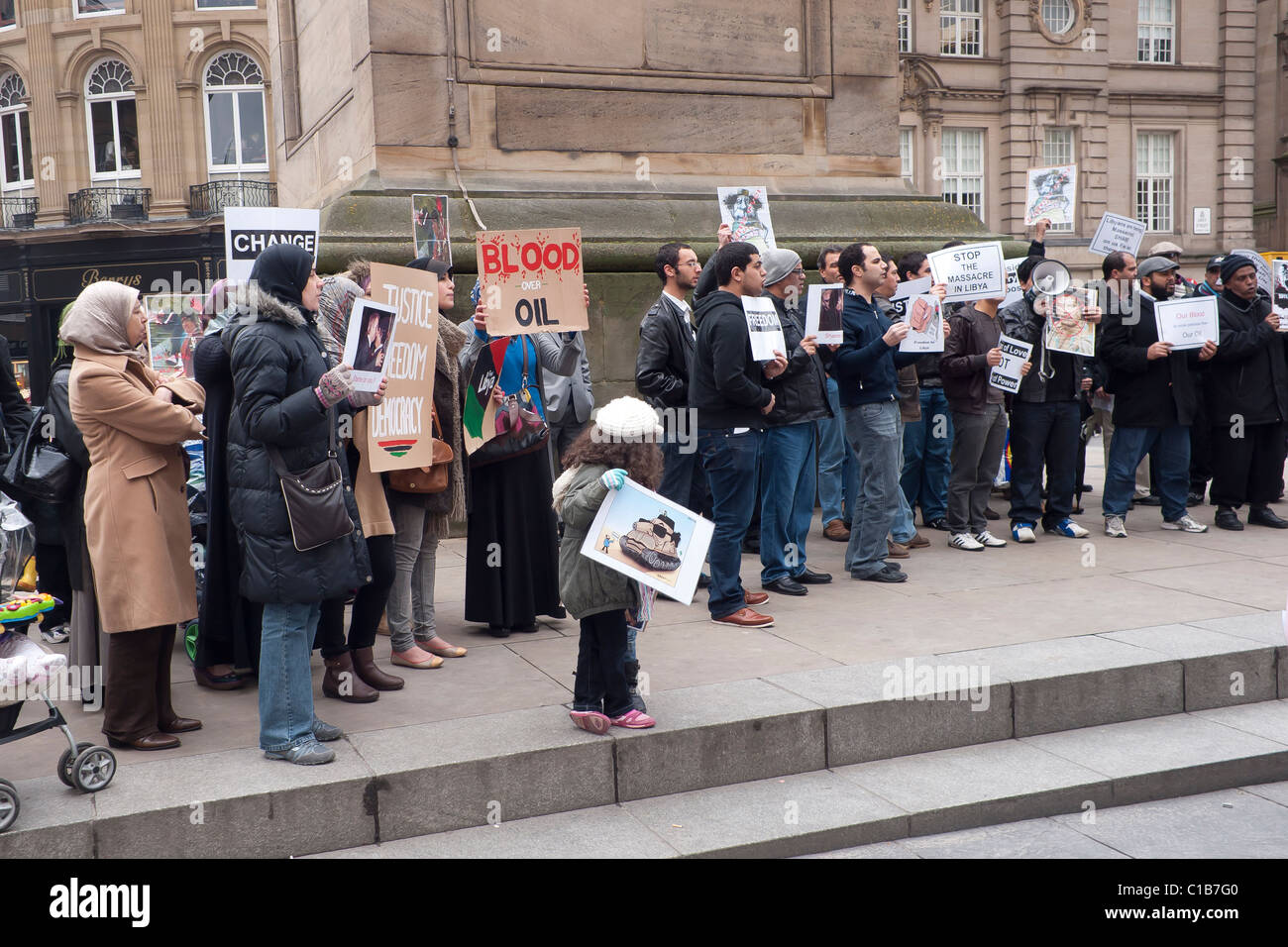 I manifestanti contro il regime del colonnello Gheddafi a una dimostrazione in Newcastle Marzo 2011 Foto Stock