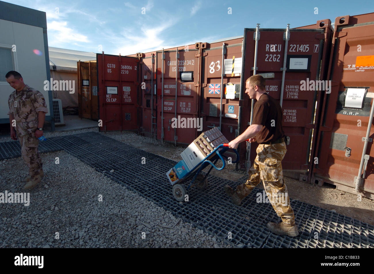 Un esercito marche sul suo stumick e a mantenere maral è inportant tha il cibo è buono. Foto Stock