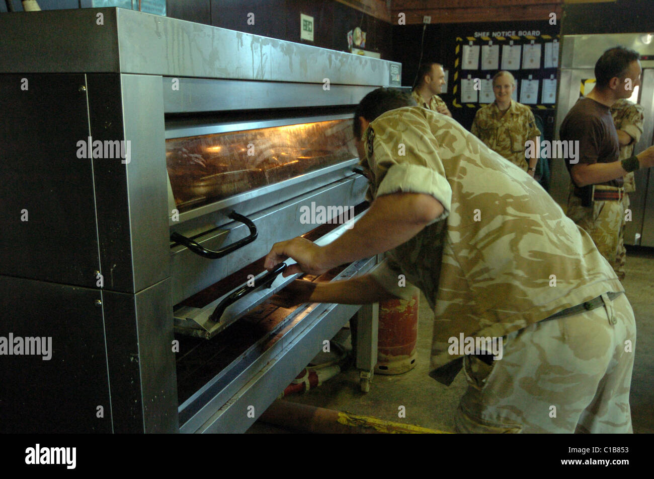 Un esercito marche sul suo stomaco e per mantenere il morale ed è importante che il cibo è buono. Foto Stock