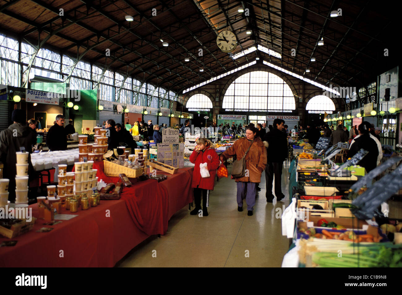 Francia, Yonne, Joigny, mercato coperto Foto Stock