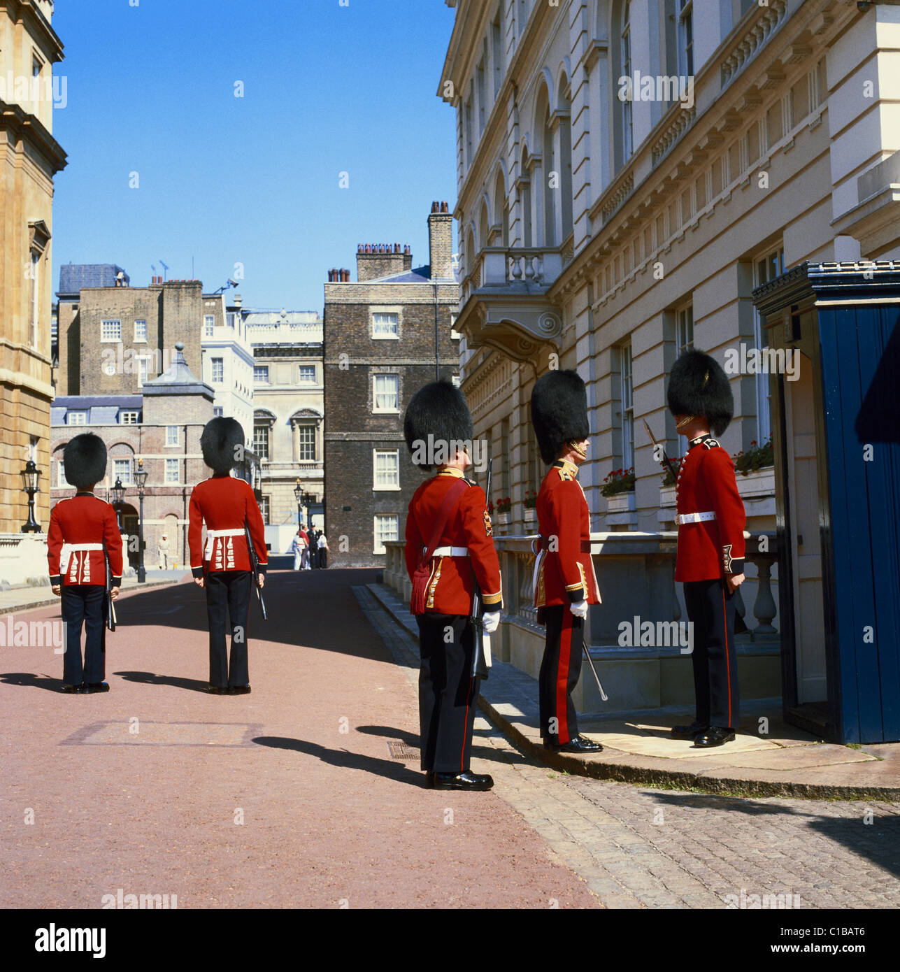 Modifica della Guardia a Clarence House, London, England, Regno Unito, GB Foto Stock