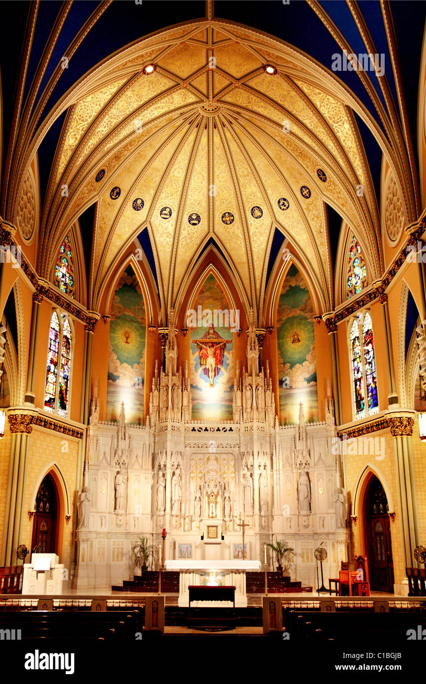 San Alfonso CHIESA CATTOLICA CHICAGO IL ILLINOIS USA AMERICAN altare interno gotico neo classica architettura sacrale, TEMP Foto Stock