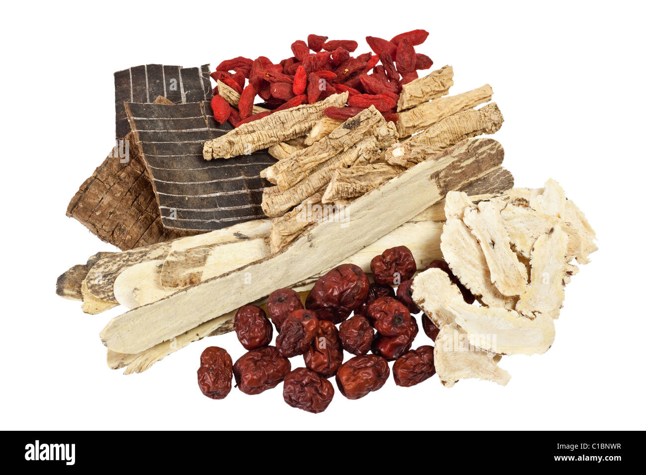 Pila di Medicina Tradizionale Cinese isolati su sfondo bianco Foto Stock