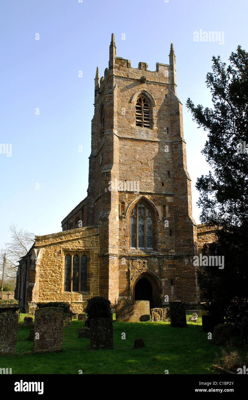 San Pietro e la chiesa di San Paolo, Chipping Warden, Northamptonshire, England, Regno Unito Foto Stock