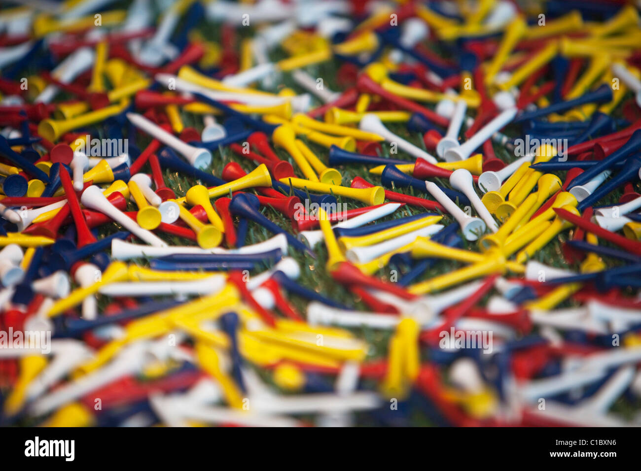 Colorato golf tees. Foto Stock