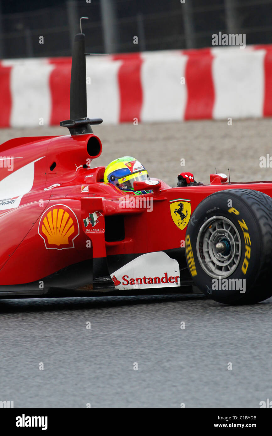 Ferrari Formula One racing driver Felipe Massa in pit lane a Montmelo Circuit Barcelona, Spagna 2011 Foto Stock