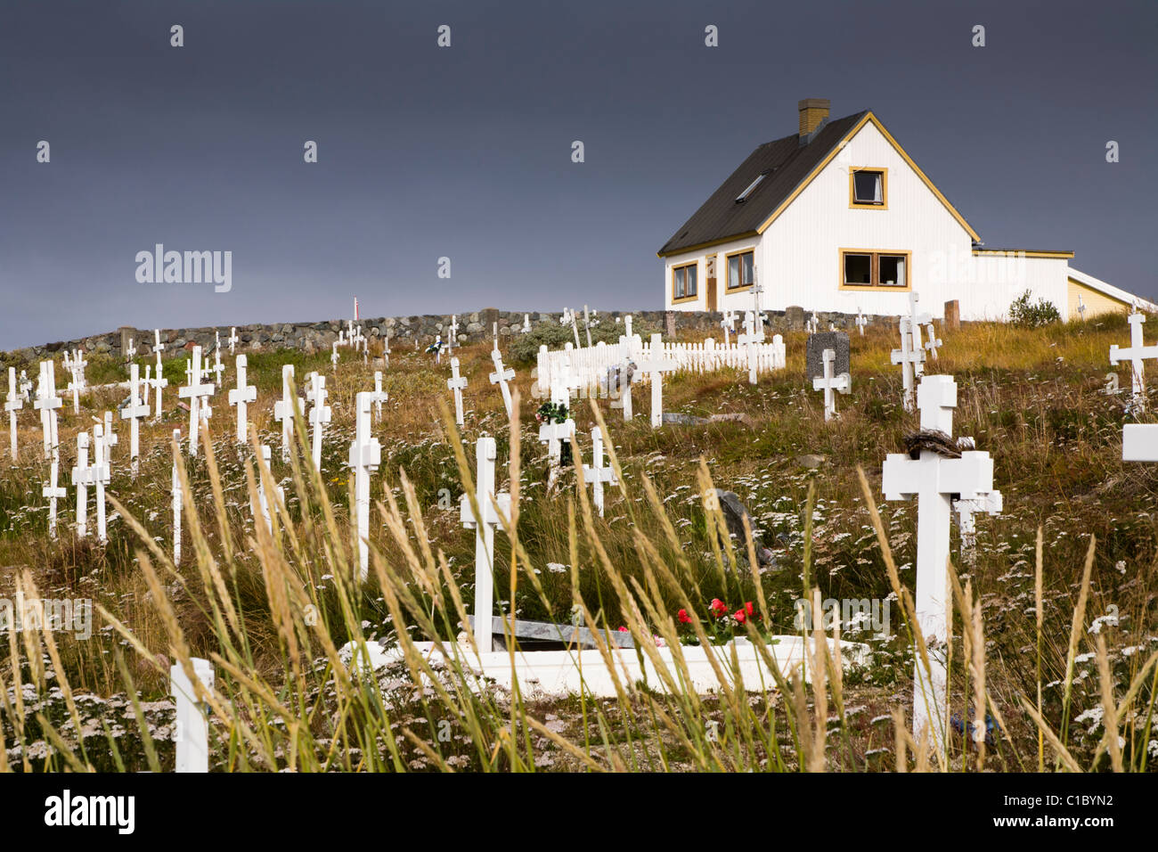 Cimitero, Narsaq, Groenlandia meridionale. Foto Stock
