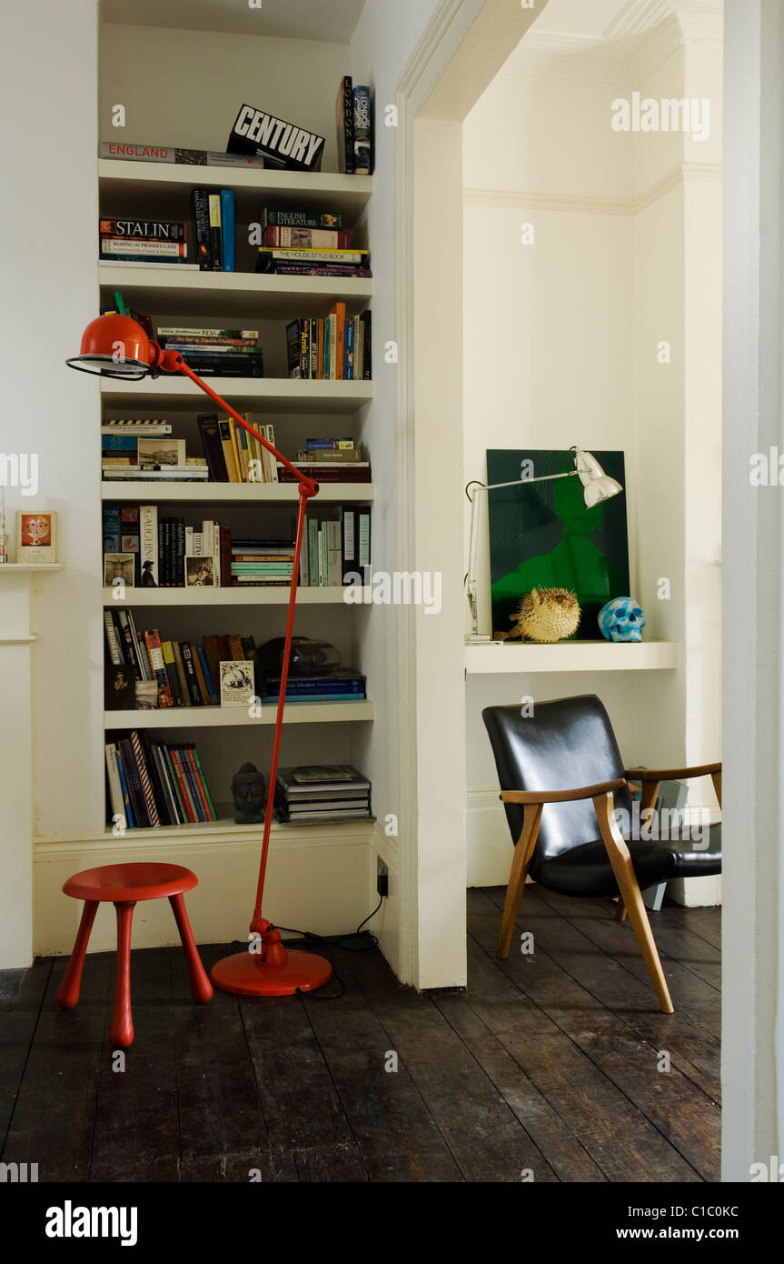 1840s Londra Victorian terrazza decorata con vintage e mobili antichi in uno stile contemporaneo. Foto Stock