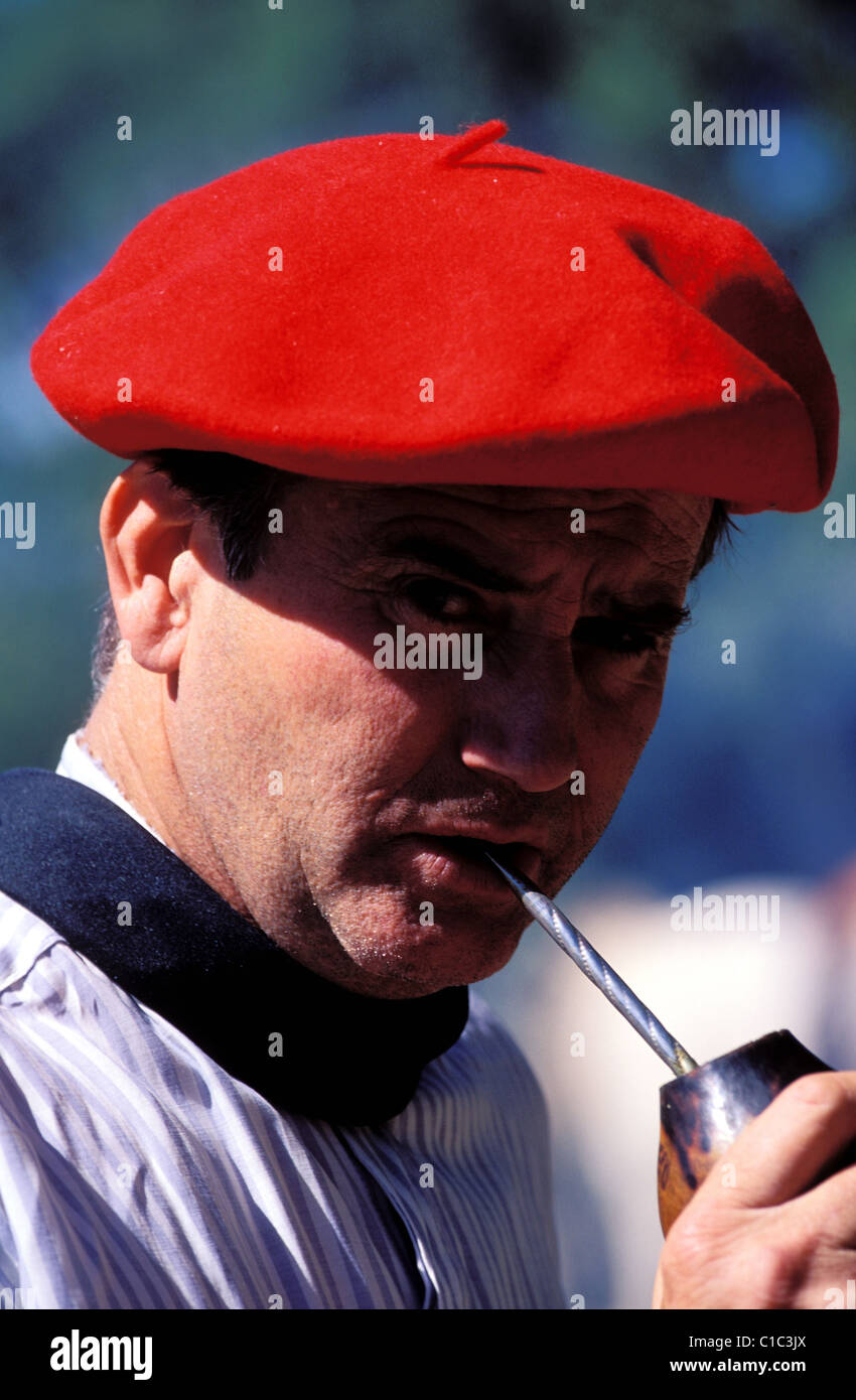 Argentina, un bevitore gaucho di Mate bevanda (locale di tè alle erbe) Foto Stock