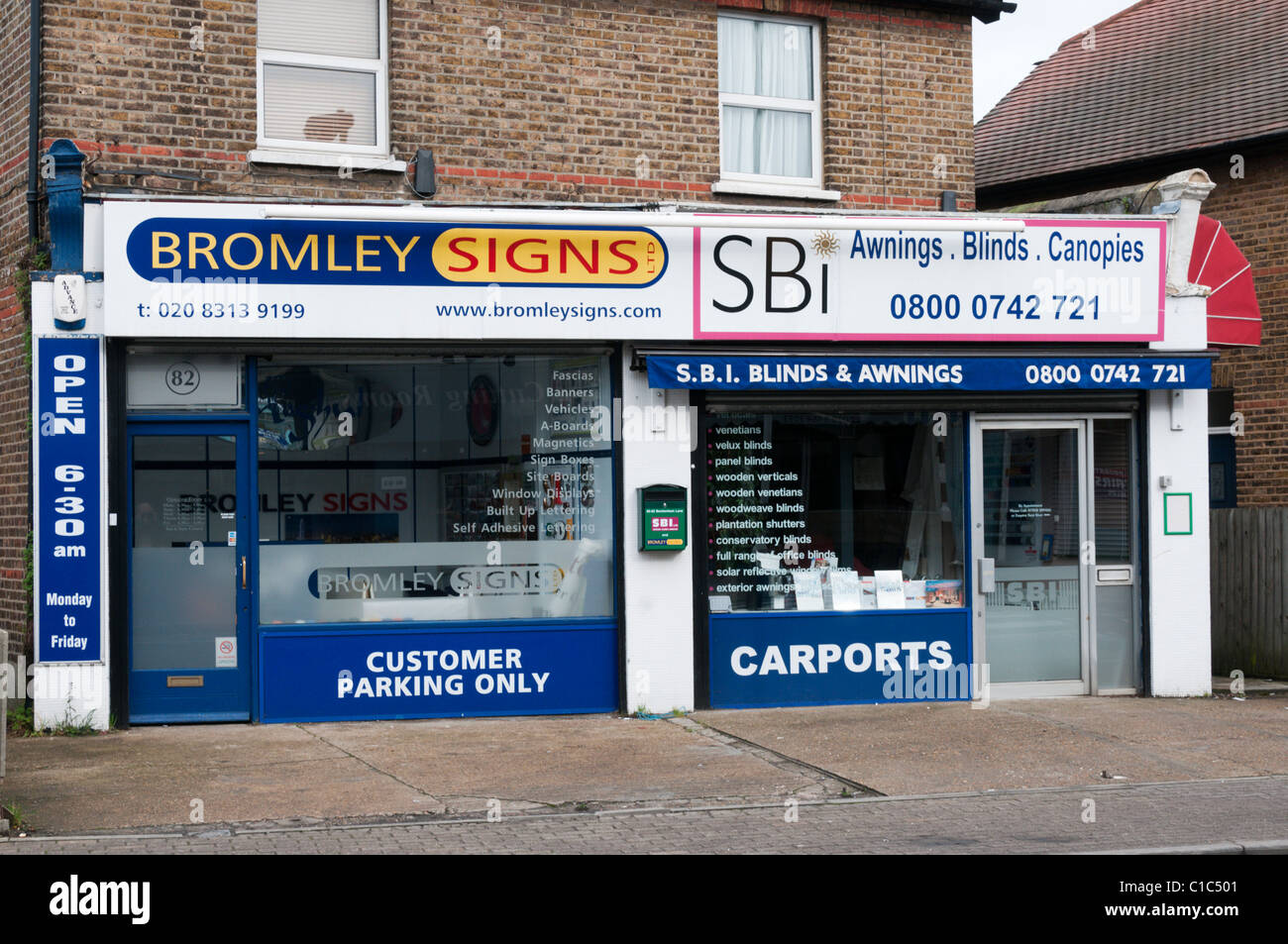 Il negozio di Bromley segni, un produttore e installatore di segni, tende e tende e verande Foto Stock