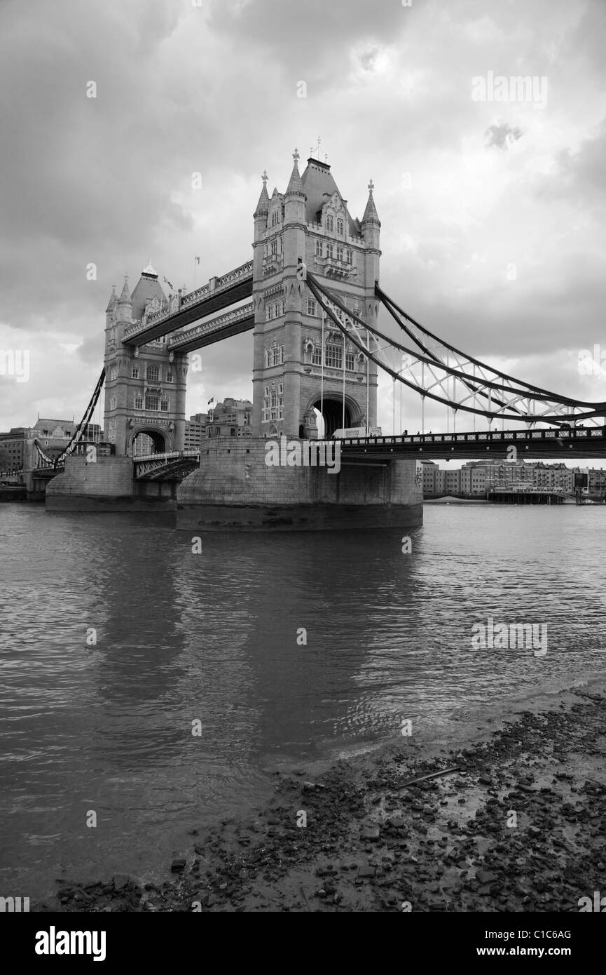 Il Tower Bridge di Londra, Regno Unito Foto Stock