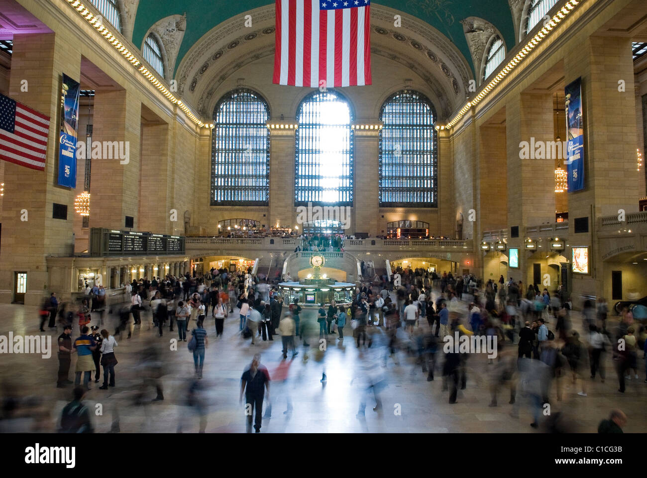 Le affollate atrio principale della Grand Central Station di New York City, Stati Uniti d'America Foto Stock