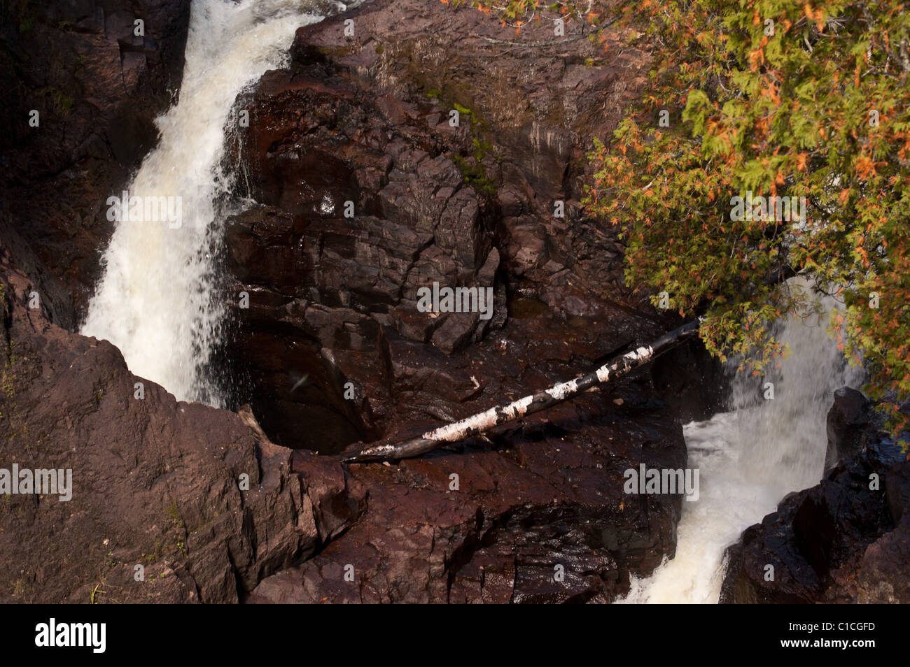 Una metà del fiume Brule scompare giù Devil's bollitore. Nessuno sa dove va. Minnesota. Foto Stock