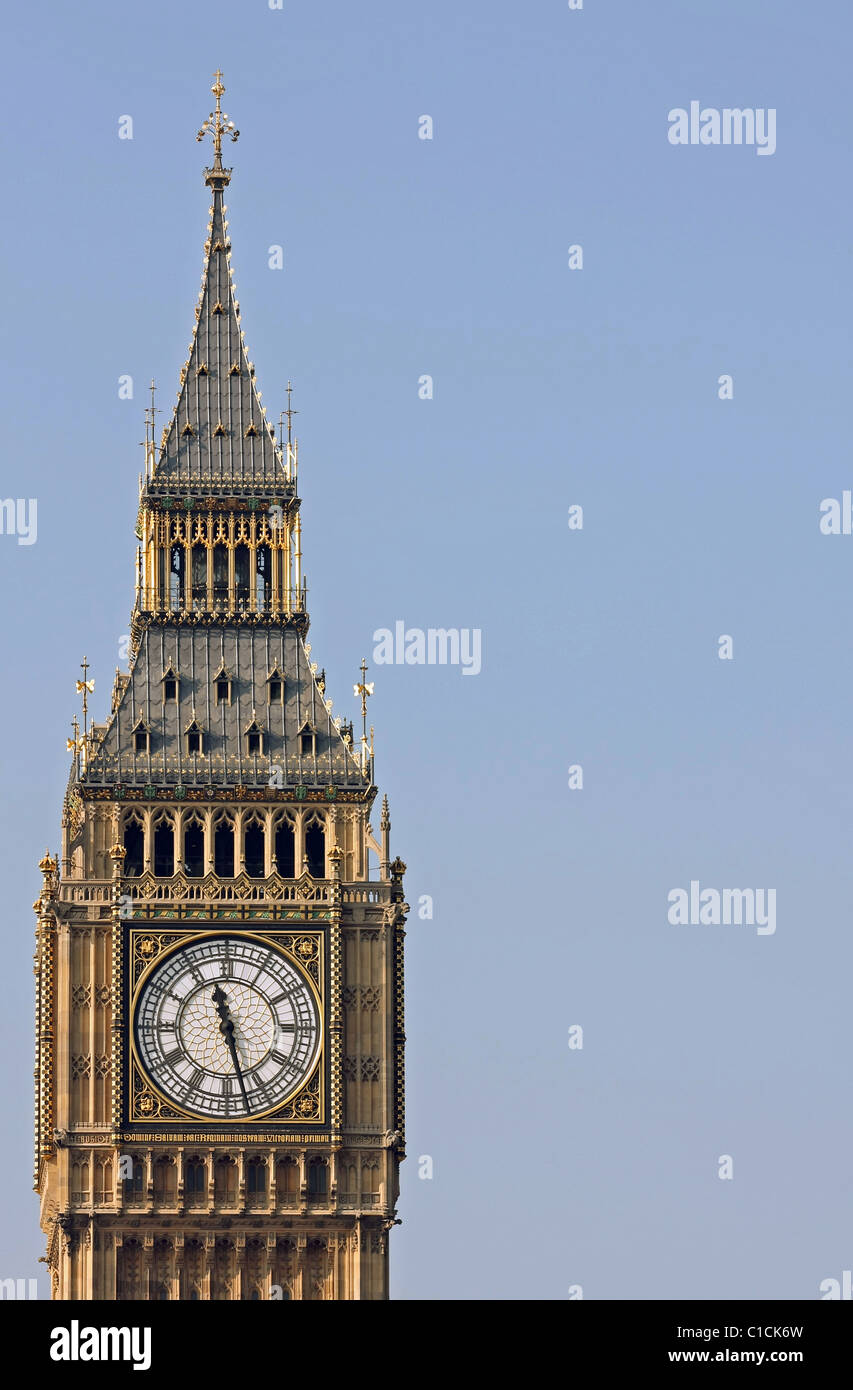 Una vista di una parte del Big Ben in una giornata di sole Foto Stock