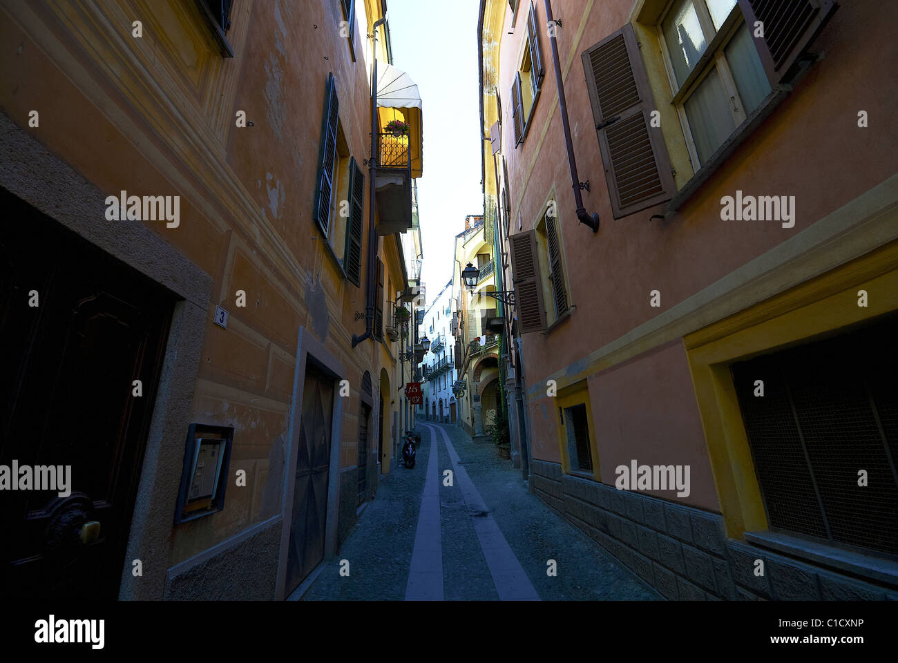 Acqui terme per il modo in cui i dettagli tempo libero città vecchia, Piemonte, Italia Foto Stock