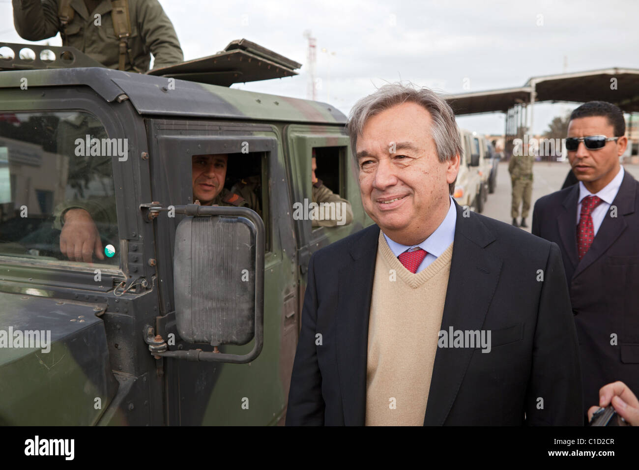 Alto Commissario delle Nazioni Unite per i Rifugiati Antonio Guterres sul confine tunisino, Ben Gardane, Tunisia Foto Stock