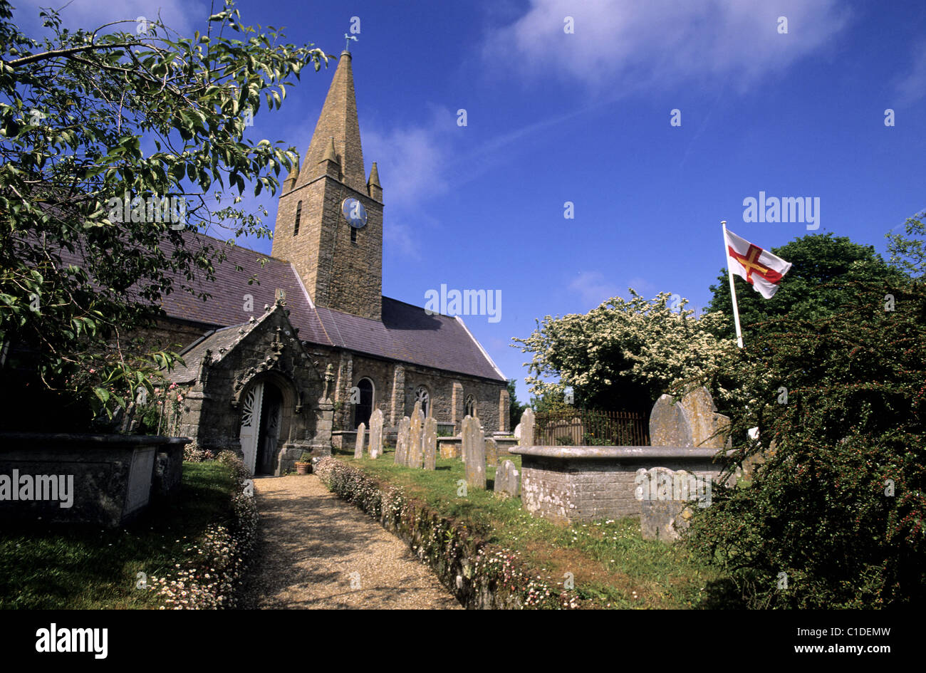 Regno Unito, Isole del Canale e Isola di Guernsey, St-Martin la chiesa e l'isola di Guernsey, bandiera Foto Stock