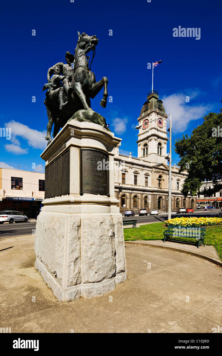 Ballarat Australia / Monumento alla Guerra dei Boeri e Municipio di BallaratTown. Foto Stock