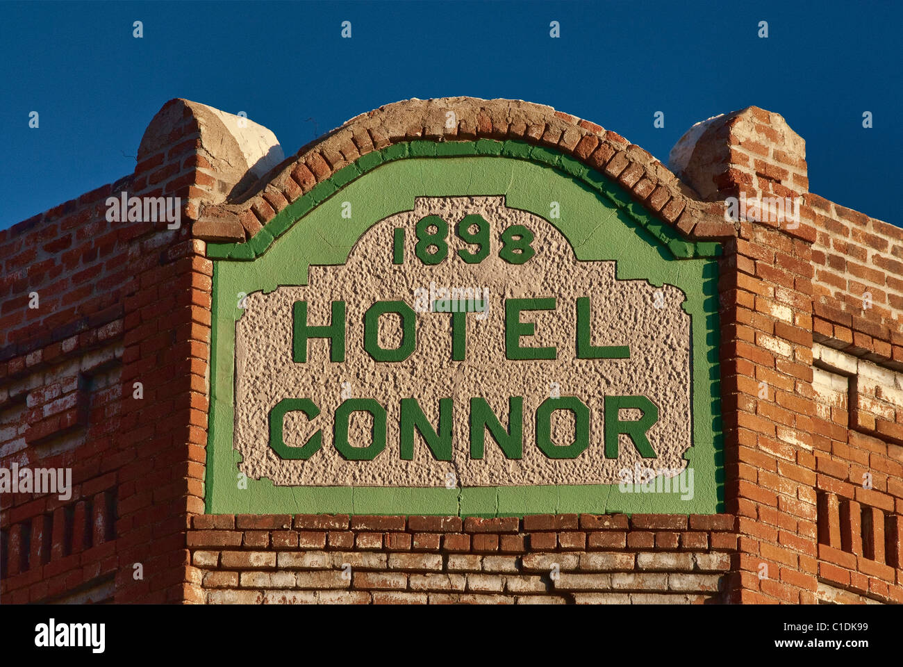 Hotel storico Connor in Jerome nella verde valle, Arizona, Stati Uniti d'America Foto Stock