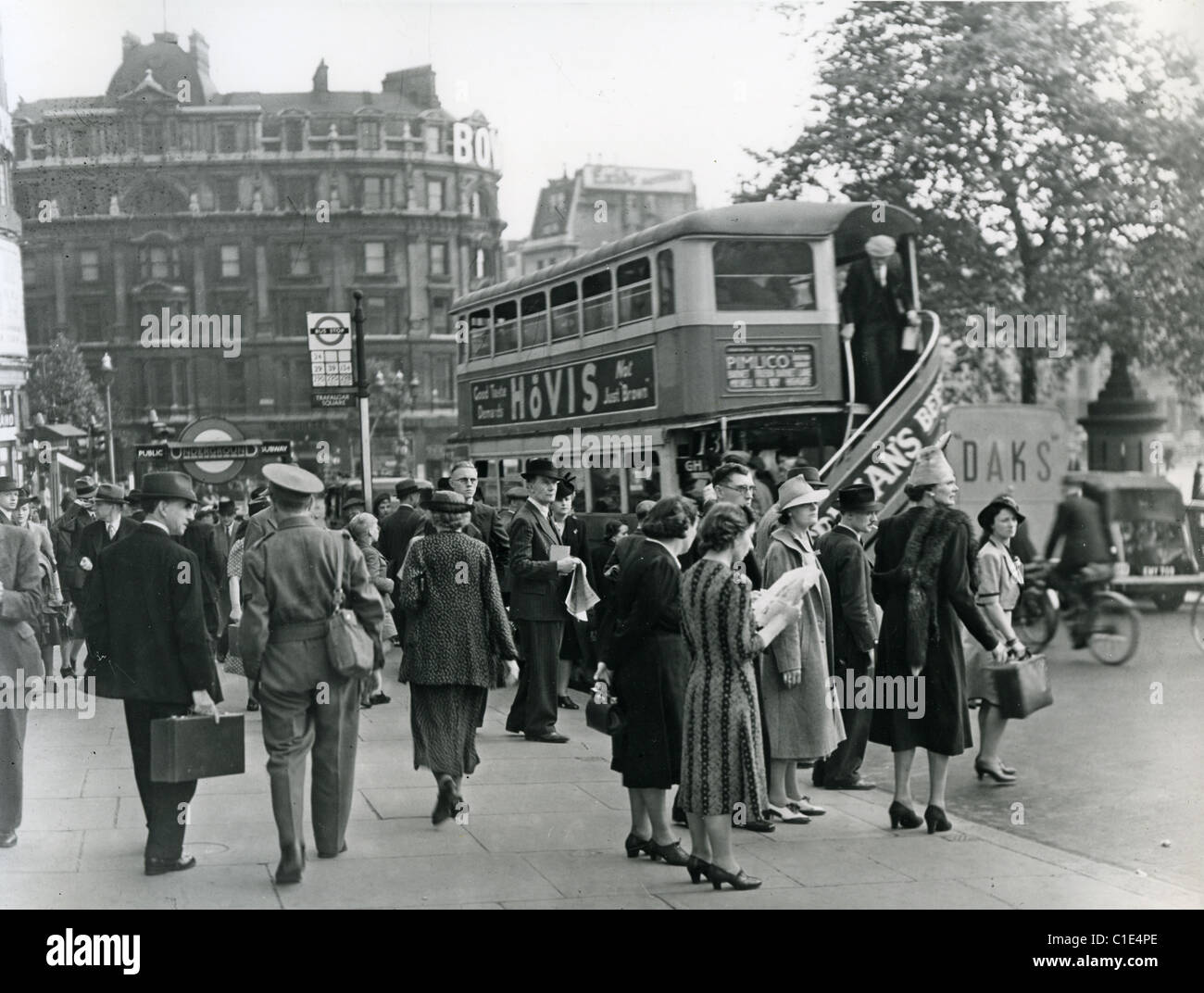 TRAFALGAR Square di Londra nel settembre 1940 Foto Stock