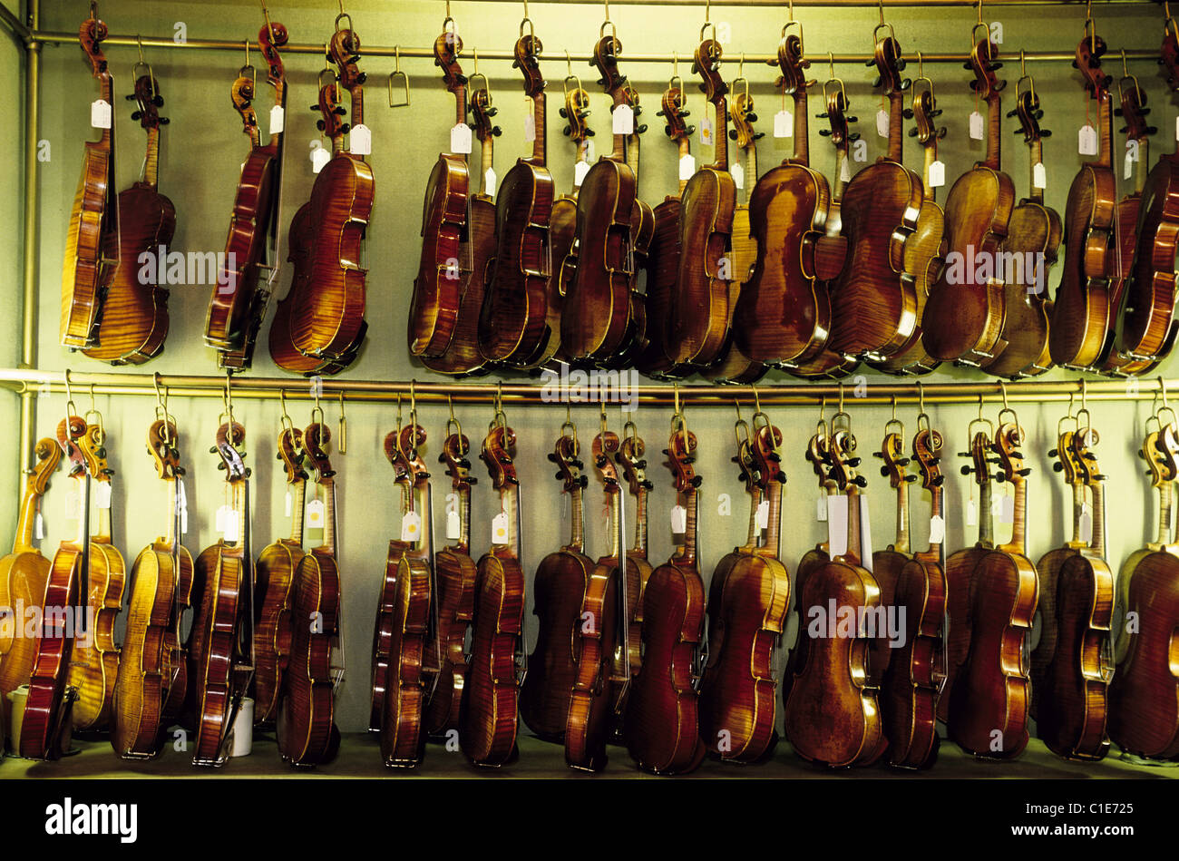 Francia, Parigi, violini, Watelot Rampal chitarra maker Foto Stock