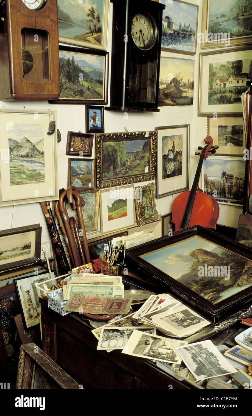 Repubblica Ceca, Praga, negozio di brocante Antik Schwarz, Betlemske namesti 11 Foto Stock