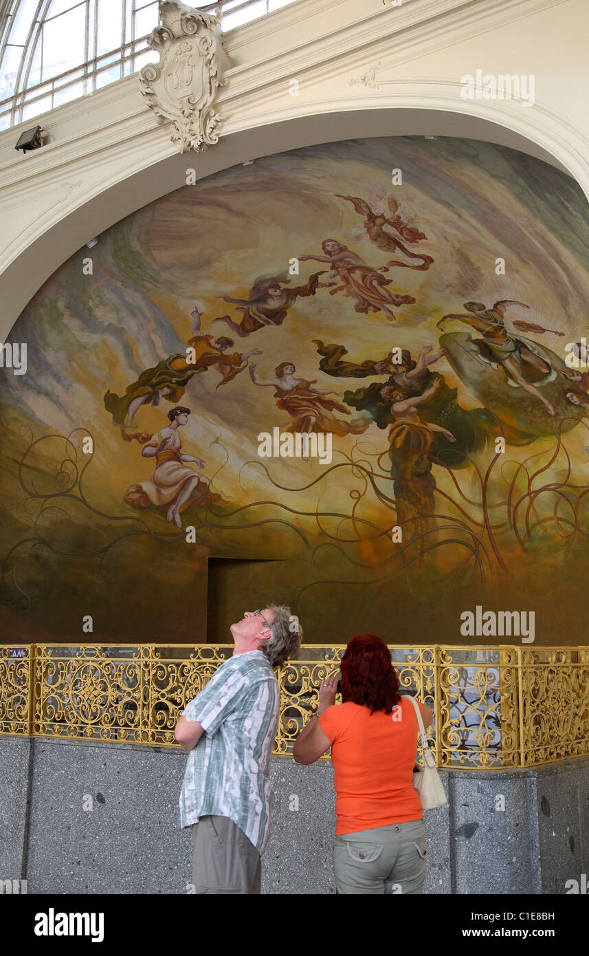 Gli affreschi del soffitto in colonnato delle terme, Marianske Lazne Repubblica Ceca Foto Stock