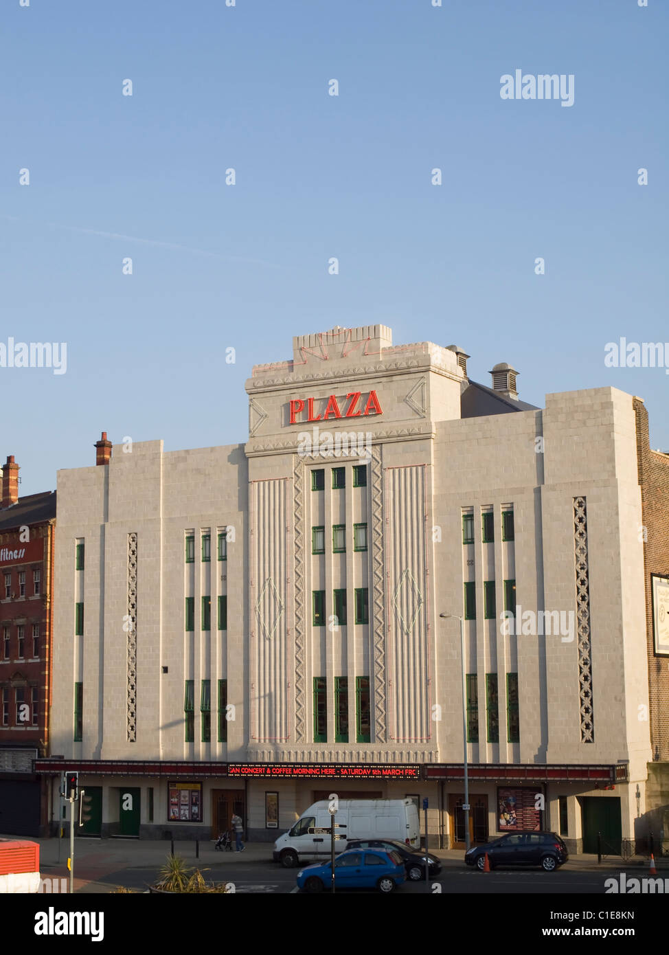 Il Plaza Cinema e teatro, Stockport, Inghilterra, costruito negli anni Trenta del Novecento in stile Art Deco. Foto Stock