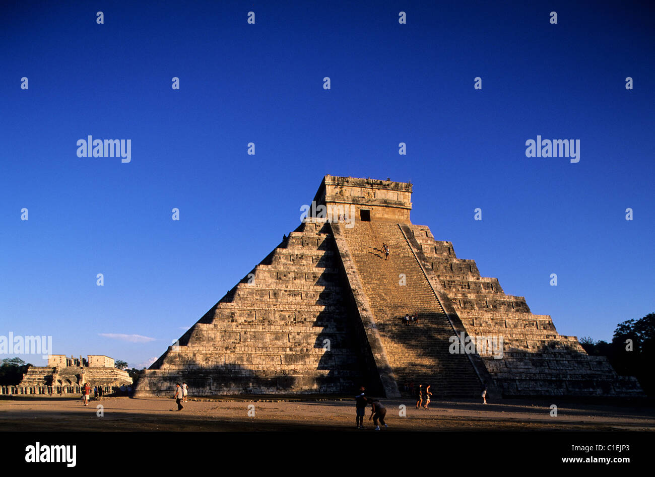 Messico, Yucatan Stato, Chichen Itza sito Maya, Piramide di Kukulcan o castillo Foto Stock