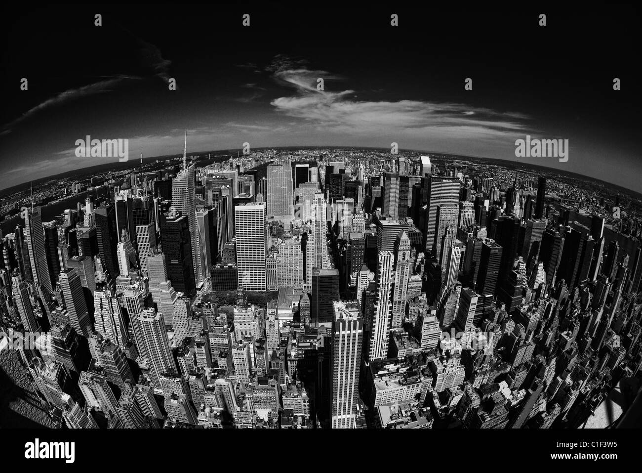 Fish Eye vista dall' Empire State building in bianco e nero Foto Stock