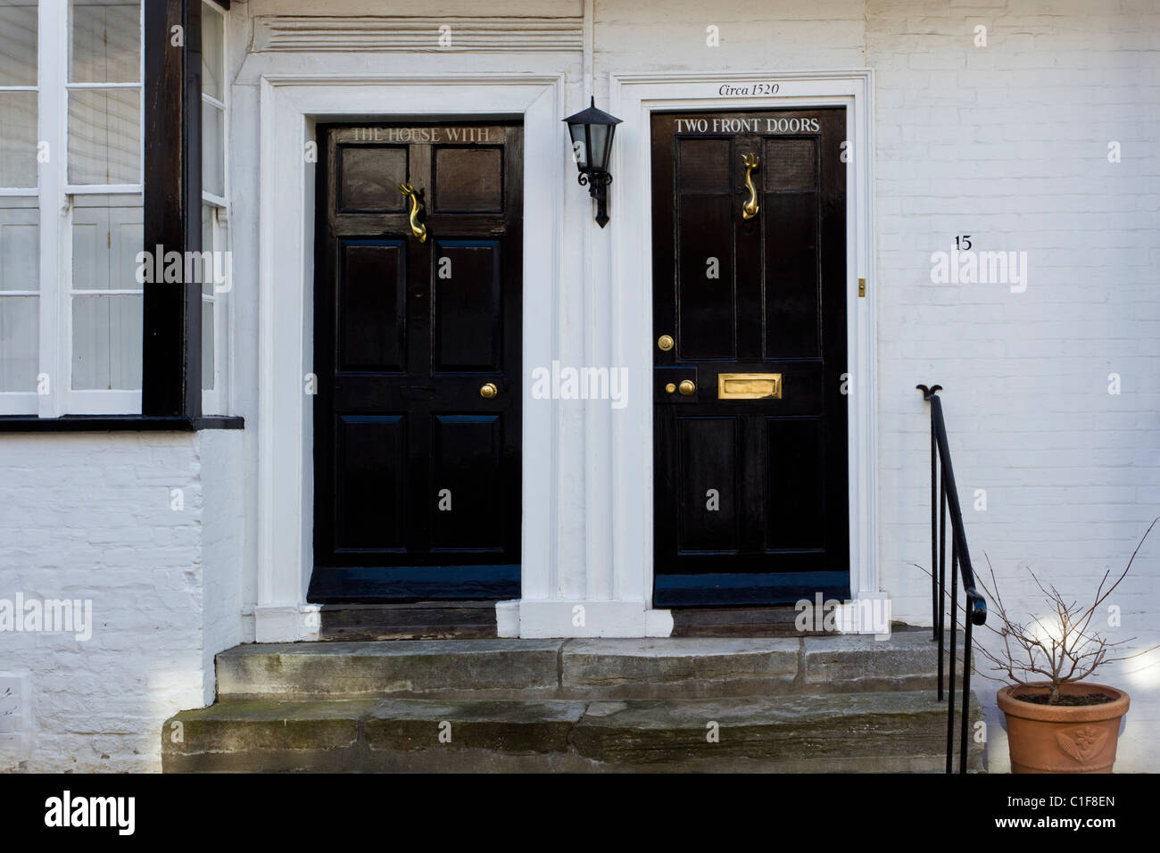 La casa con due porte in Mermaid street, segala, East Sussex. Foto Stock