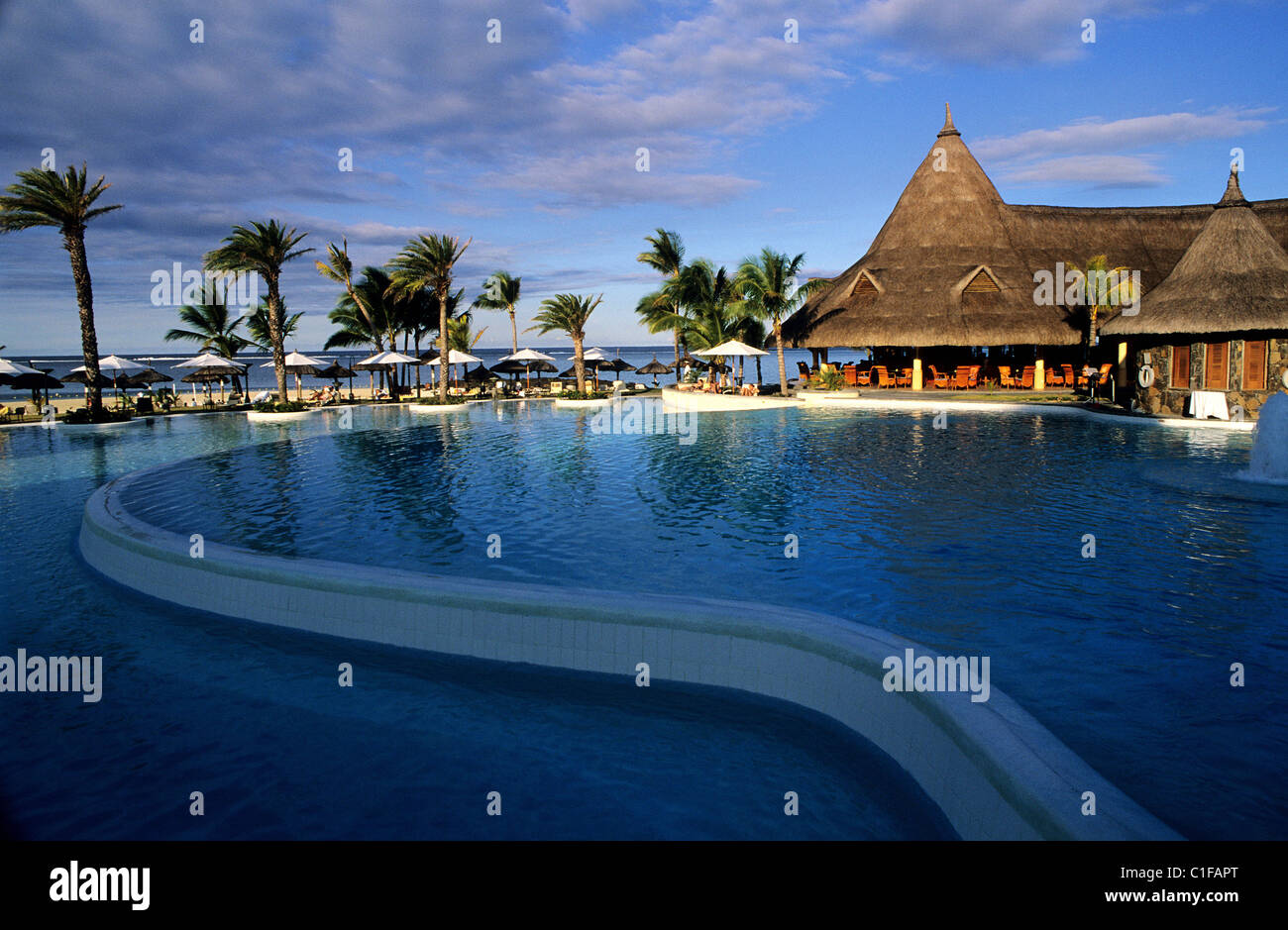 Maurice Islande est, costo, piscina del Beau Rivage Hotel e resort ti il gruppo Naiade Foto Stock