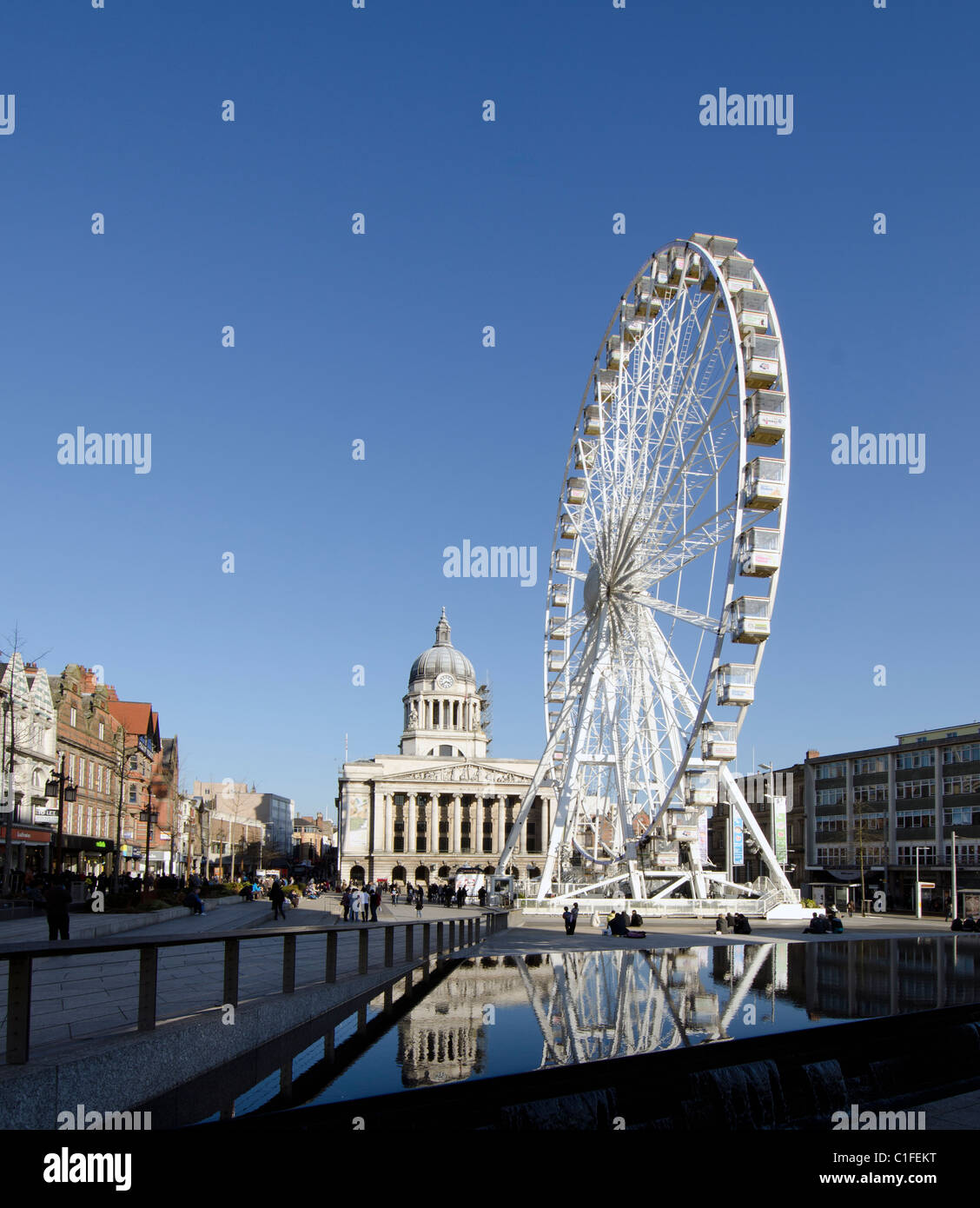 Ruota panoramica Ferris nella vecchia piazza del mercato di Nottingham, Regno Unito Foto Stock