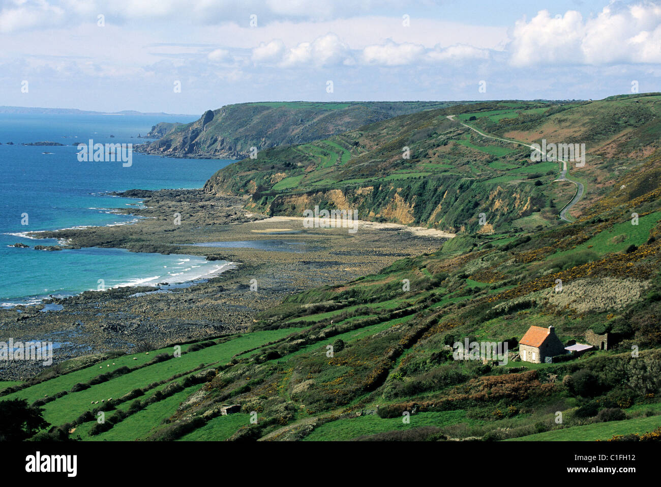 Francia, Manche, Cotentin, Cap de la Hague, Baia del Houguet posto chiamato piccolo Beaumont e il naso di Jobourg Foto Stock