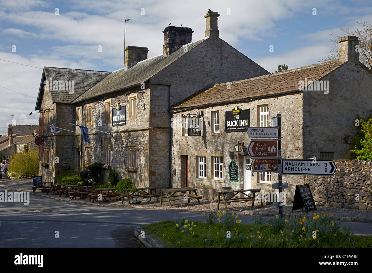 Il Buck Inn (1874), Malham, North Yorkshire, Inghilterra, Regno Unito Foto Stock