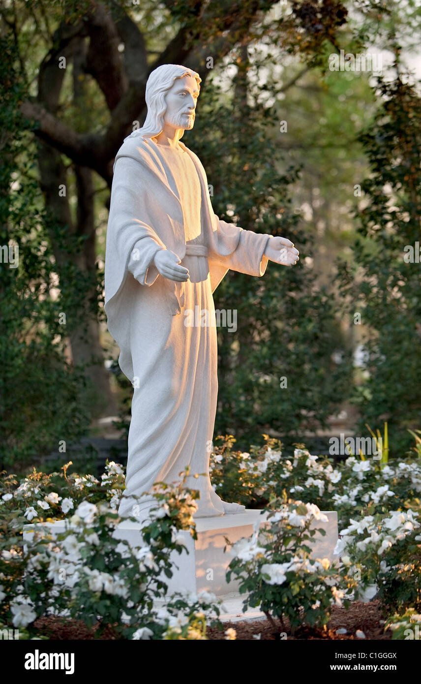 Statua di Gesù Cristo in un giardino a Charleston, Sc, STATI UNITI D'AMERICA Foto stock