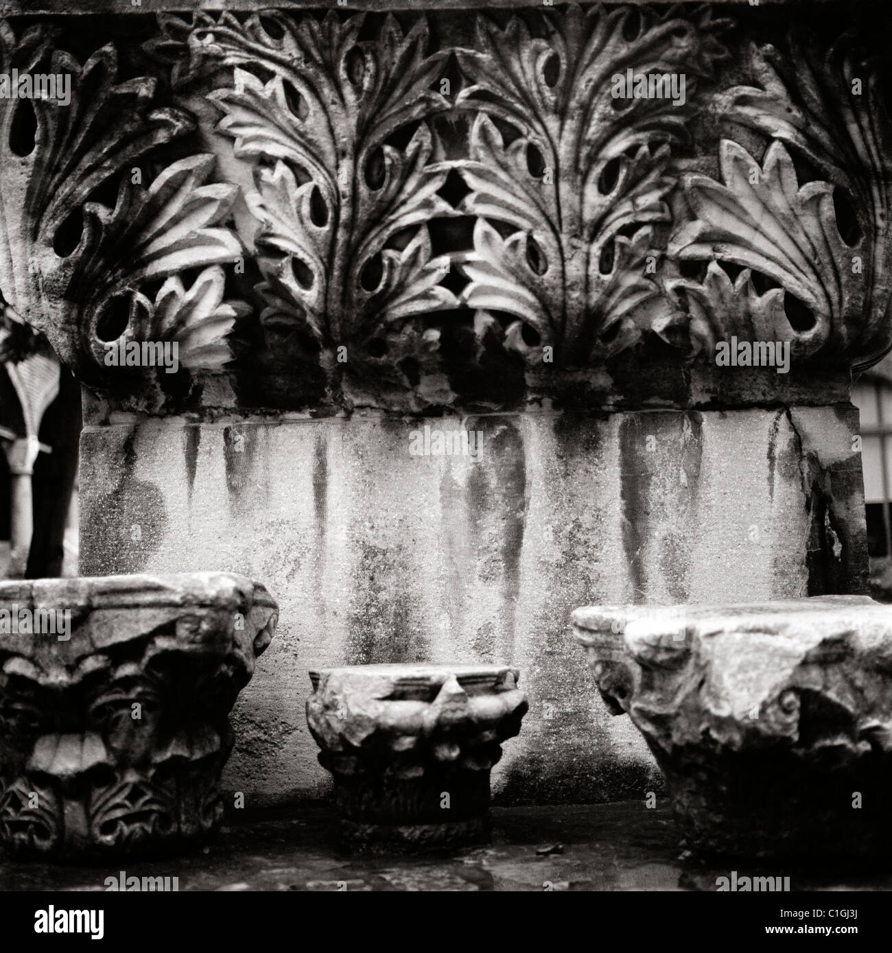 Resti bizantini nel secondo cortile del palazzo di Topkapi ad Istanbul in Turchia. Foto Stock