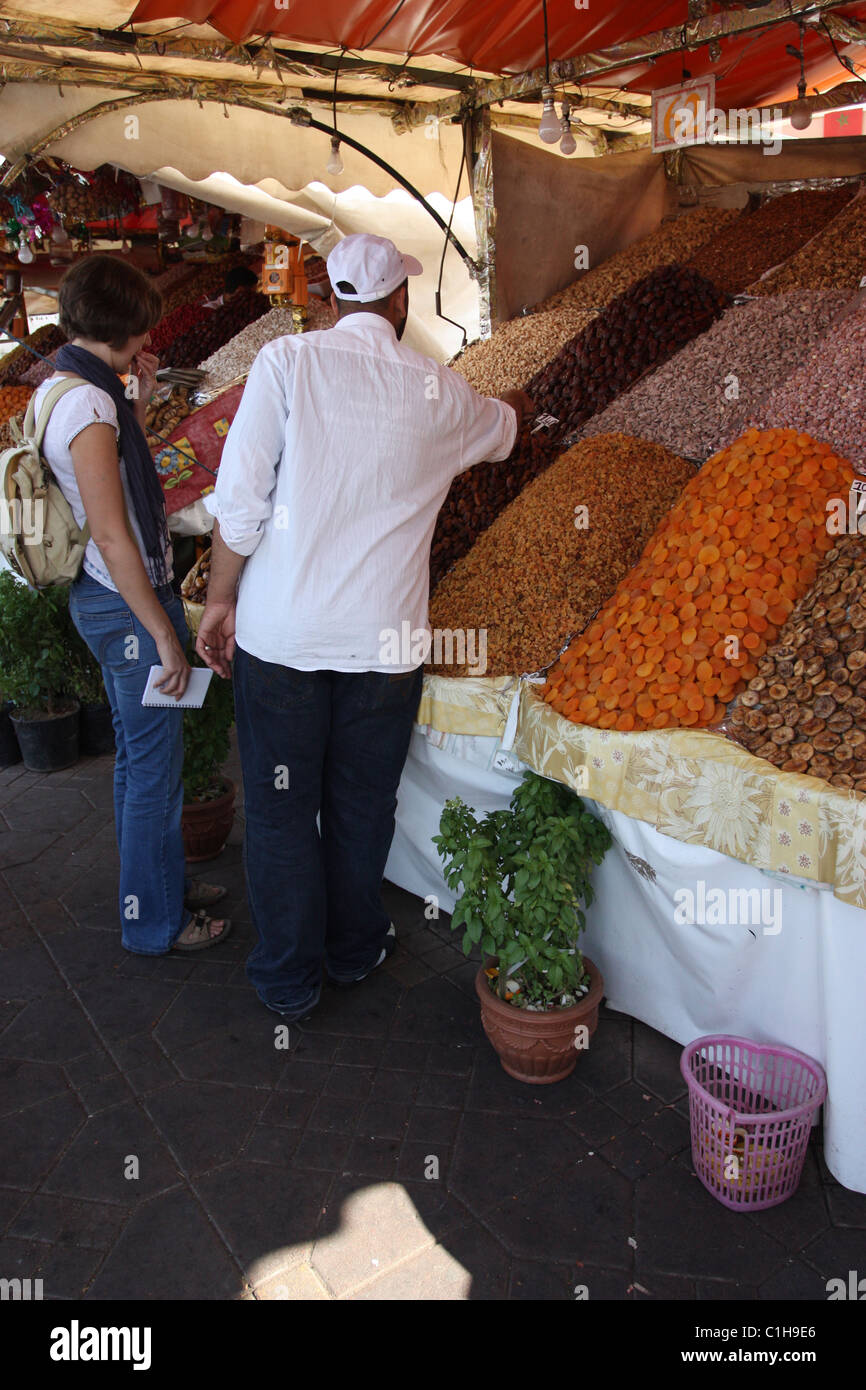 Marrakech Marocco, con scene di strada, canyoning sulle montagne dell'alto Atlante e i giardini Marjorelle Foto Stock