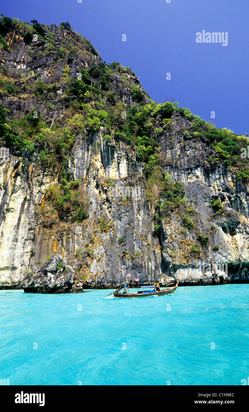 Thailandia, Provincia di Krabi, Ko Phi Phi Leh, Maya Bay. Foto Stock