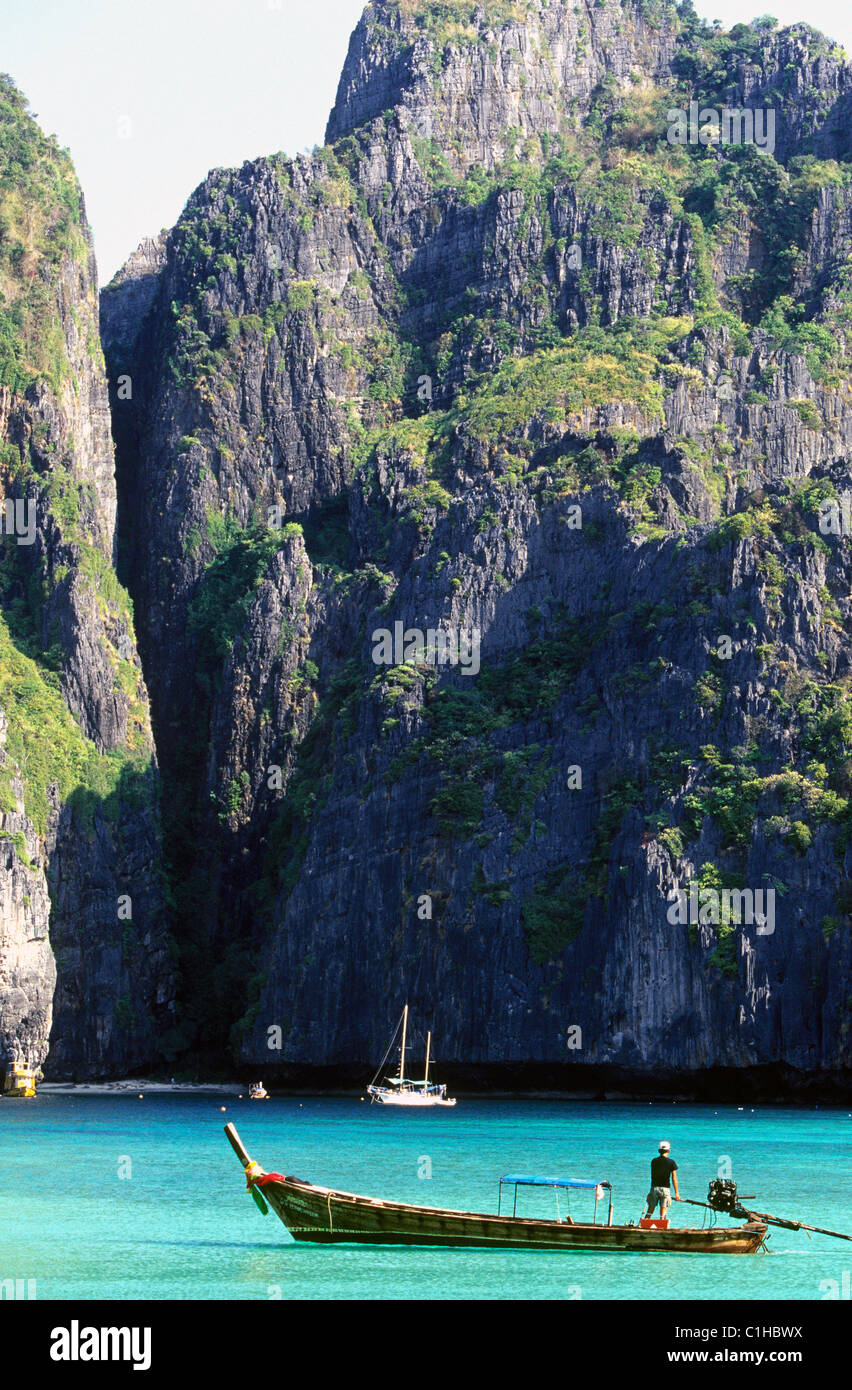 Thailandia, Provincia di Krabi, Ko Phi Phi Leh, Maya Bay. Foto Stock