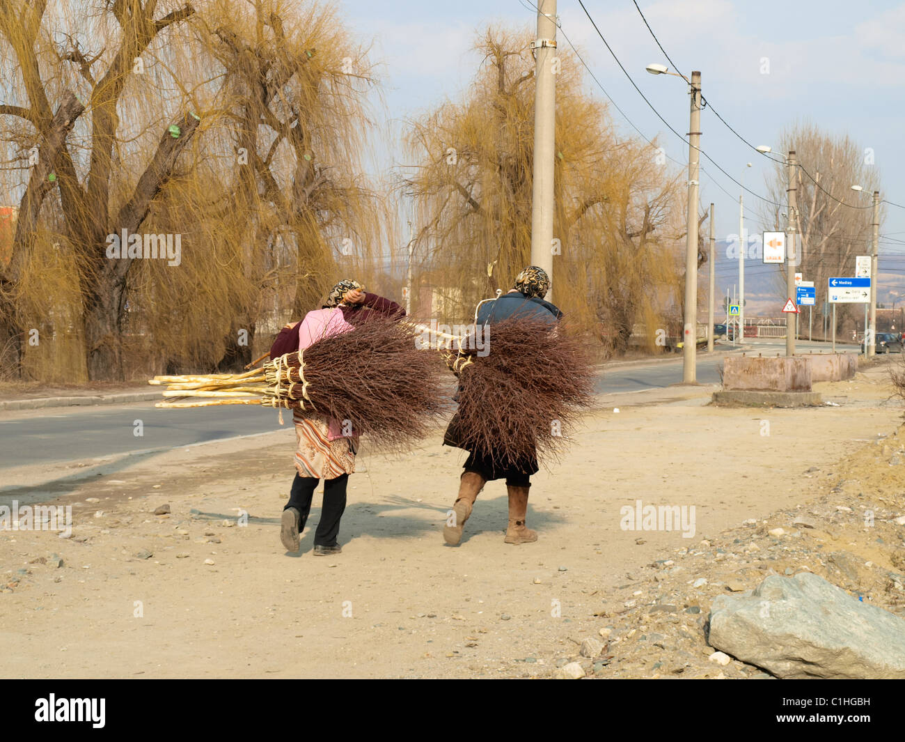 Il rumeno besom makers. Foto Stock