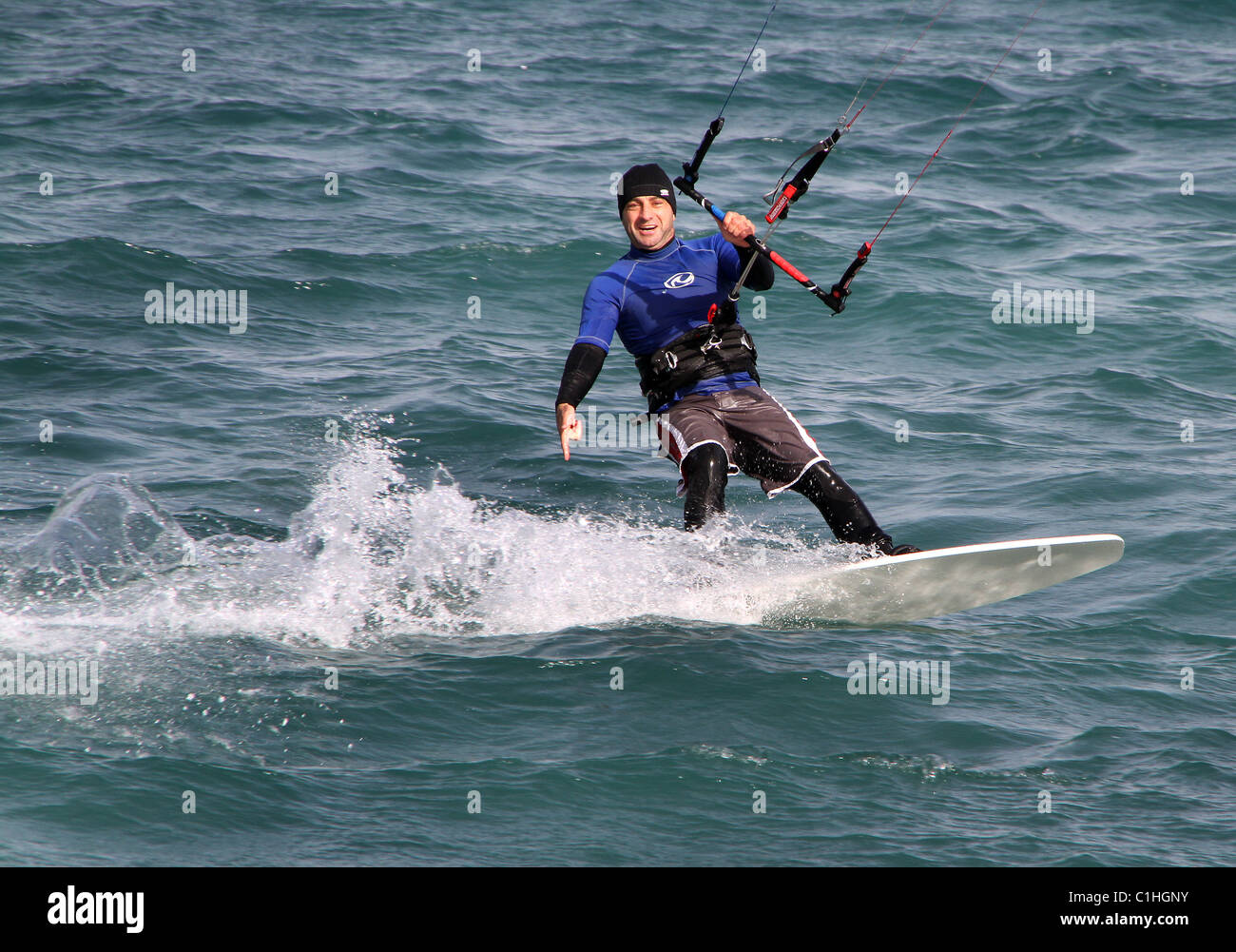 Vento Kite surfer in azione. Foto Stock