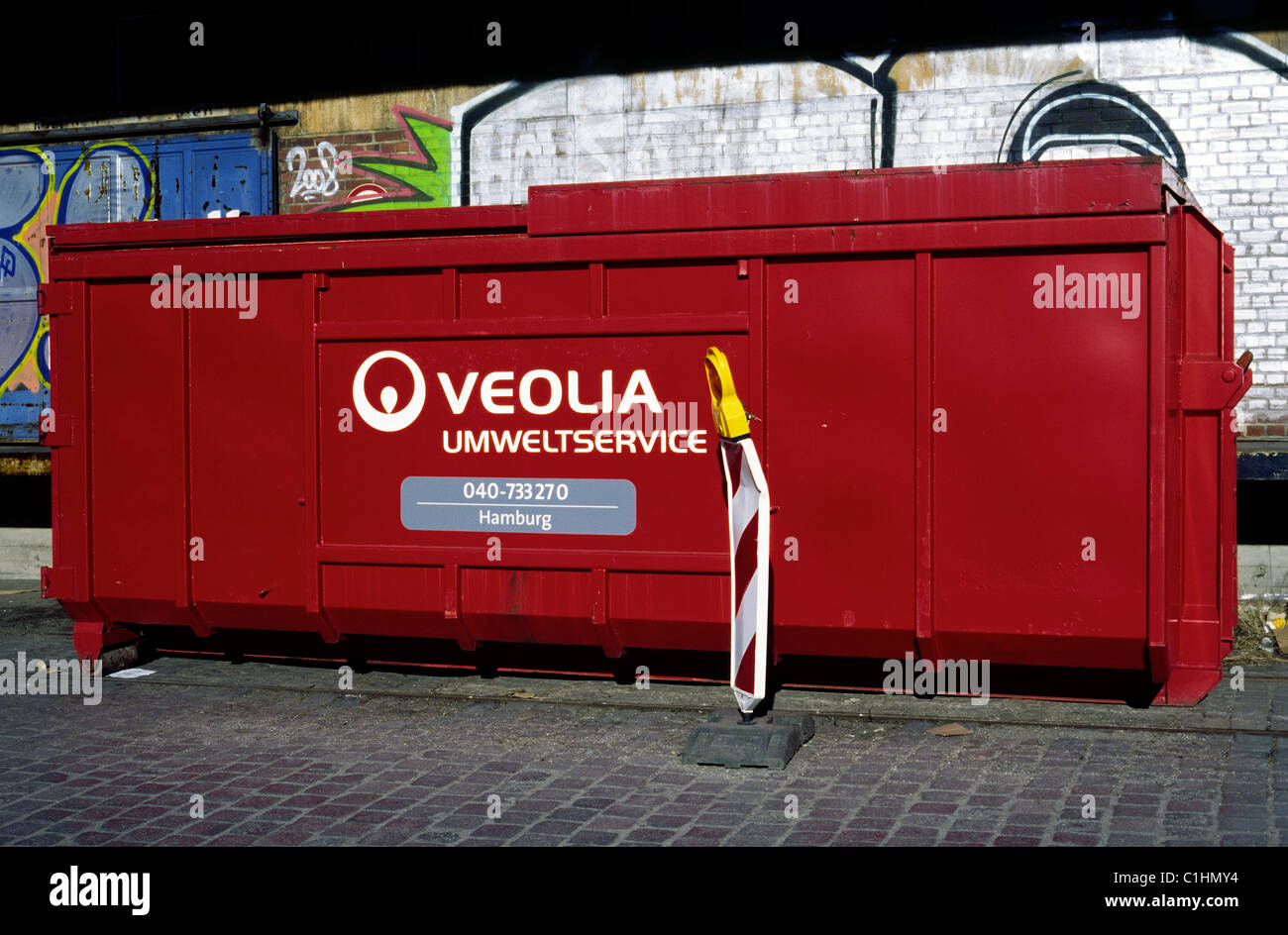 VEOLIA servizi ambientali trinciatrice a Freihafen ad Amburgo. Foto Stock