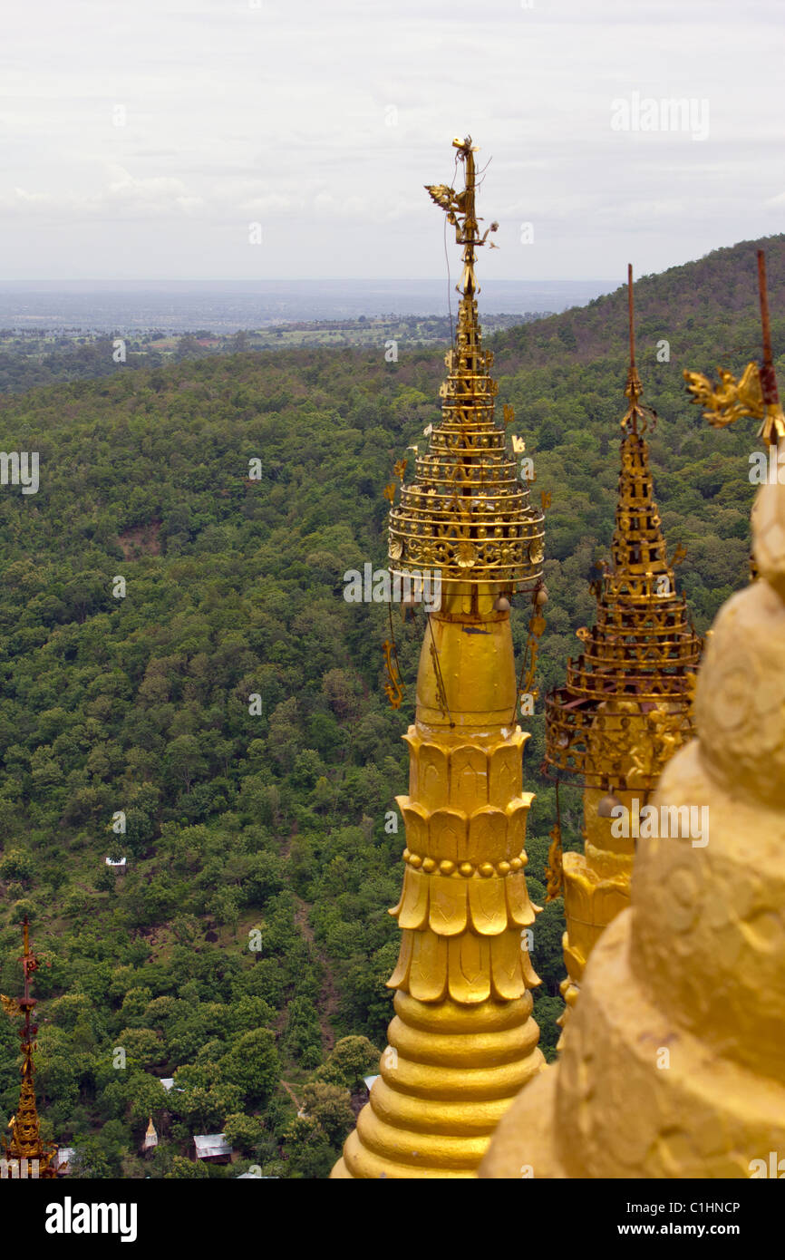 Vista dalla cima del Monte Popa, Birmania Myanmar Foto Stock