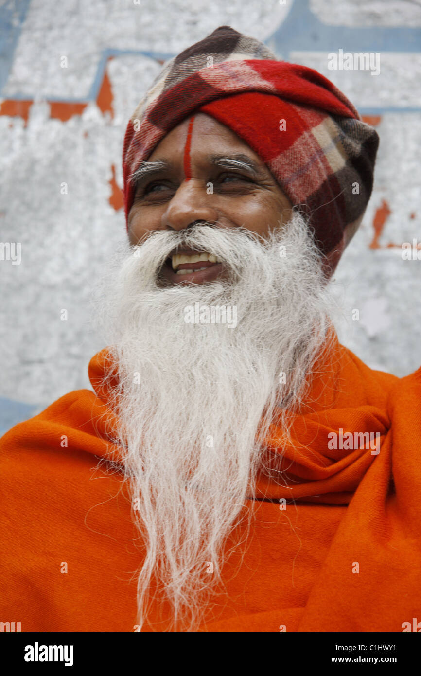 IND India,20110310, l'uomo ai pellegrini il percorso Foto Stock