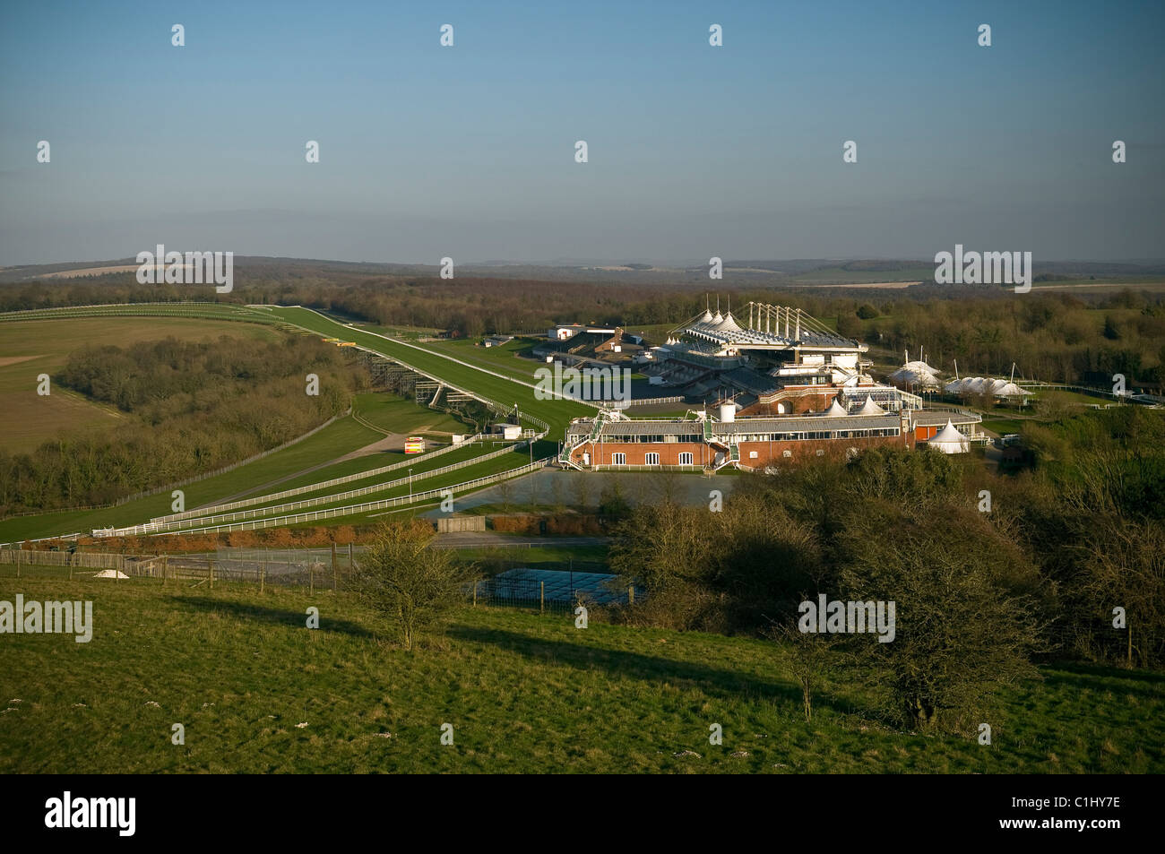 Goodwood race course visto dal Trundle vicino a Chichester, West Sussex, Regno Unito Foto Stock