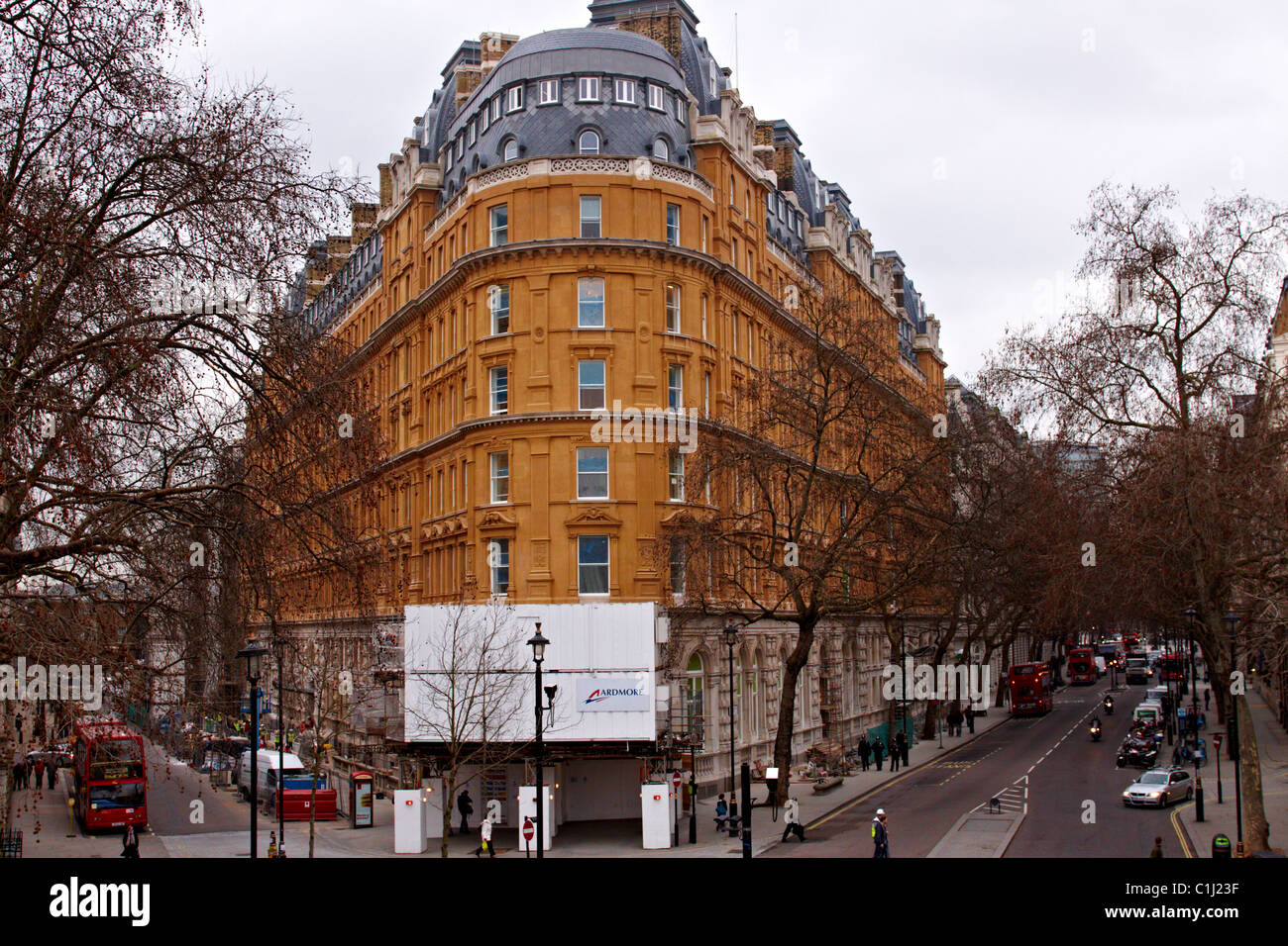 Il Corinthia Hotel in Whitehall Place è pensato per essere parte di proprietà di una società controllata della Libyan Investment Authority (LIA). Foto Stock