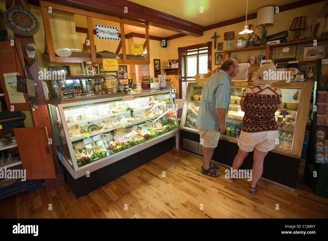 Quebec, Canada. Magasin General Store a Kamouraska, sul fiume St. Lawrence. Foto Stock